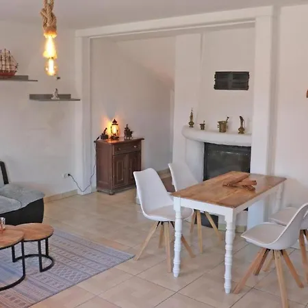 Ferienwohnung-steuerboard-direkt-am-hundestrand *