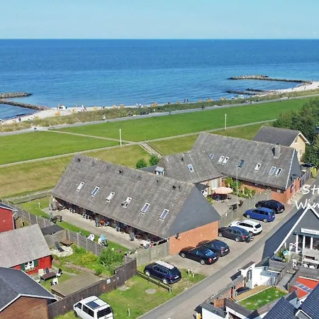 Steuerboard Mit Eingez Terrasse Direkt Am Hundestrand *